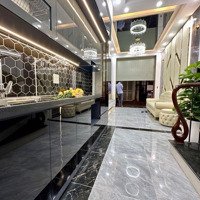 Bán Nhà Siêu Phẩm Phân Lô Núi Trúc, Thiết Kế Luxury, Ngõ Ô Tô, Giá Cực Tốt