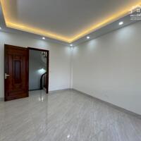 Bán nhà Phố Trạm,Long Biên 4 tầng,44m2 gần oto nhỉnh 5 tỷ