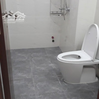 Cho Thuê Nhà Mặt Tiền Đồng Đen, P14, Tân Bình.diện Tích4X17M, 1 Trệt, 3 Lầu, 6P, 5Wc