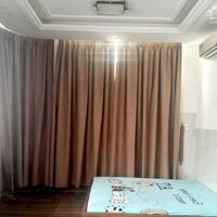 Cho thuê căn hộ 10m x 11m, full nội thất hẻm Nguyễn Phi Khanh, Q1