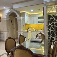 Chính Chủ Cần Bán Căn Hộ Royal City, Diện Tích 108M2, Full Nội Thất