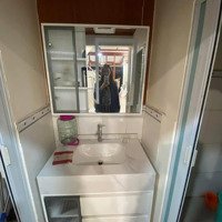 Cho Thuê Nhà Hẻm Bến Bình Đông Gần Chợ Nhà 1 Phòng Khách. 2 Phòng Ngủvà 1 Toilet, 1 Bếp, Giá 9 Triệu