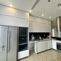 Cho thuê căn hộ 4 pn Royal City (full đồ, 164 m2, giá 25 tr), LH: 0912 396 400 - Miễn trung gian)