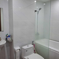 Cho Thuê Nhanh Căn Hộ 3 Ngủ 82M2 Căn Góc 4 Điều Hòa 3 Giường Đầy Đủ Đồ Đạc Không Thiếu Thứ Gì