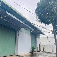 Cho Thuê Kho, Xưởng Diện Tích 300M2. Vị Trí Đẹp, Có Văn Phòng Và Toilet Riêng Biệt. 2 Cổng Ra Vào