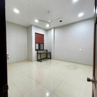 Cho Thuê Mặt Tiền Khu Phan Đình Phùng, 160 M2, Cấp 4, Giá Bán 18 Triệu Tl