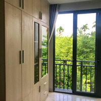 Chính Chủ Cho Thuê Căn Hộ Tại Ngọc Thụy View Sông Hồng Oto Đỗ Cửa, Siêu Đẹp, 50M2, Giá Chỉ 5 Triệu