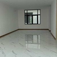 Cho Thuê Nhà Phố Liên Kế 144M2 Có Thang Máy, Máy Lạnh Giá Bán 35 Triệu. Liên Hệ 0828030977 Thiện