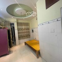 Cho Thuê Phòng Giá Sinh Viên 3.1 Triêu, Phòng Bancol (30 M2) Phú Định, Q8 Gần Quận 10 Chỉ 15 Phút