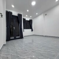 Bán nhà ngã 4 Bình Chuẩn - Trệt 2 lầu - 90m2 giá 1,35 tỷ