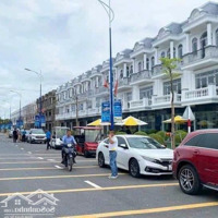 Bán Gấp Căn Shophouse Ngay Trung Tâm Bàu Bàng Diện Tích 240M2 - 2,2 Tỉ