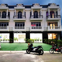 Bán Gấp Căn Shophouse Ngay Trung Tâm Bàu Bàng Diện Tích 240M2 - 2,2 Tỉ