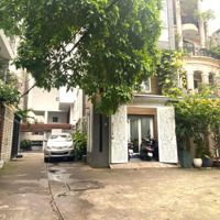 Villa Mini Giữa Lòng Phú Nhuận - Hẻm Sang Xe Hơi 7 Chỗ Vào Nhà 80M2 Vuông Vức - Nhà Đẹp Ở Ngay