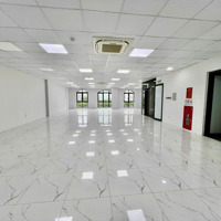 Cho Thuê Văn Phòng 160M2 View Kính Tại Duy Tân Giá Chỉ 35 Triệu / Tháng . Liên Hệ: 0878511555