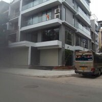 Cho thuê nhà mặt phố Trung Hòa, 250m2x 7 tầng, thông sàn, làm showroom, văn phòng