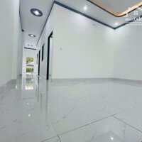 NHÀ GÁC LỬNG GẦN BỜ KÈ BỬU LONG, shr thổ cư 100m2, chỉ 650tr nhận nhà.