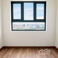 Cần Bán Gấp Căn Góc 2Pn 2 Vệ Sinh 74M2, Q7 Saigon Riverside, Nhìn Thẳng Ra Công Viên, Hồ Bơi, Landmark 81