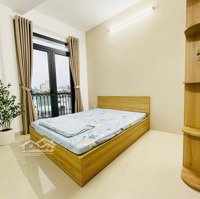 Cho Thuê Căn Hộ 2 Phòng Ngủ, 1 Vệ Sinhban Công, Ngay Phan Xích Long, Khu Phố Ăn Uống, View Đẹp