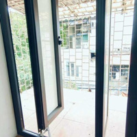 Bán Nhà Tập Thể Mai Dịch Cầu Giấy, Căn Góc Ô Tô Đỗ Chân Cầu Thang, 66,3M2, Giá Bán 2,58 Tỷ.