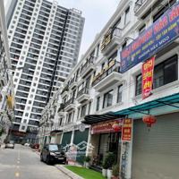 Cần Bán Căn Shophouse Sông Hồng Tại Tt Trâu Quỳ, View Nội Khu, Nằm Ngay Gần Chung Cư Blue Star.