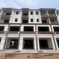 Chính Chủ Bán Sh Vườn Hoa Chân Chung Cư 110M2 Làn 2 Đường 3.5 Giá 2X Tỉ Liên Hệ: 098.384.1441