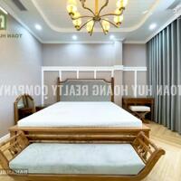 Cho thuê căn hộ Penthouse tầng 5 và 6 - Diện tích 165m², 2PN - C532