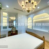 Cho thuê căn hộ Penthouse tầng 5 và 6 - Diện tích 165m², 2PN - C532