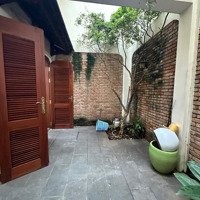 Cho Thuê Biệt Thự Siêu Đẹp Q3. Dt: 9X20M . Kc: Trệt ,Lửng, Lầu. Giá: 70 Triệu