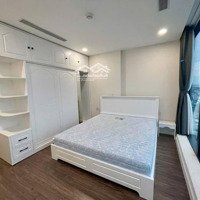 Bán Lỗ 400 Triệu , Căn Hộ Dạng Officetel , Sunshine Sky City Q7 , 2Pn+1 , 85M2 . Chỉ 3Ty700 Triệu .