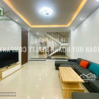 Nhà Cho Thuê 3 Tầng Có Sân Vườn Gần Sông Hàn - H0005