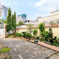 Studio Penthouse ban công riêng tiện đi Quận 1