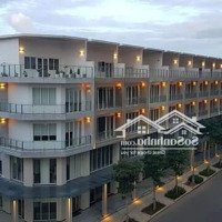 Cho Thuê 1.000M2 Sala, Góc Siêu Đẹp, 11.4M X 20M, Hoàn Thiện Đẹp, Máy Lạnh, Thang Máy Đầy Đủ