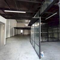 Cho thuê kho 220m2 có gác lửng đường Hoàng Đạo Thúy