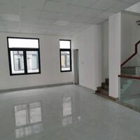 nhà phố 126m2 có thang máy, vị trí đông đúc