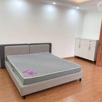 Cho thuê nhà riêng Giang Biên 45m2 6 tầng có gara oto full đồ cực đẹp giá 15tr.