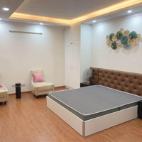 Cho Thuê Nhà Riêng Giang Biên 45M2 6 Tầng Có Gara Oto Full Đồ Cực Đẹp, Giá 15 Triệu/Th