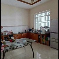 Bán Nhà Mặt Tiền Gần 200 M2 Cách Chợ Hóc Môn Chi 2 Phút