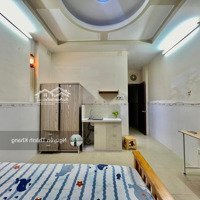 Cho Thuê Căn Hộ Studio Cửa Sổ Trời , Full Nội Thất , Rộng 27M2 , Ngay Đại Học Bách Khoa