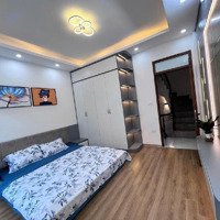 Hiếm !! Phố Bạch Mai 30M2 !! 5,68 Tỷ