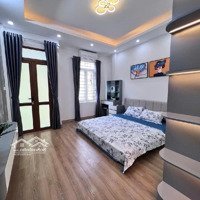 Hiếm !! Phố Bạch Mai 30M2 !! 5,68 Tỷ