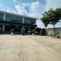 Showroom, Mbkd Mới 99%. Tổng 2.800M2. Ngang 34M. Cho Thuê 280 Triệu. Hoặc Bán 130Tỷ