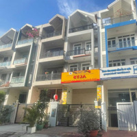 Nhà Phố Nguyên Căn Cao Cấp Q7 Kdc Himlam Nhà Có Nội Thất Giá Thuê Bao Thuế: 48 Triệu Liên Hệ: 0908935765