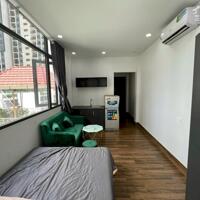 ️ Penthouse cửa sổ lớn siêu rộng tại Quận 10_Vòng xoay Dân Chủ, Vạn Hạnh Mall