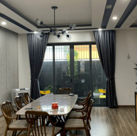 Bán căn nhà rất đẹp dt: 144m2, giá 12ty 100 lh:  0988907857 e Hồng