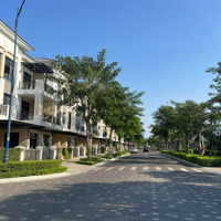 Bán Căn Nhà Phố Compound Verosa Park Giá Tốt Nhất 11.8 Tỷ