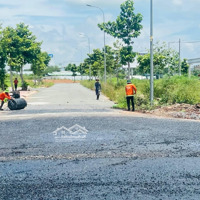 Hiện Tại, Em Đang Có Một Lô Đất Mặt Tiền, Cách Quốc Lộ 1A Chỉ 800M, Ngay Trung Tâm Chợ Thủ Thừa