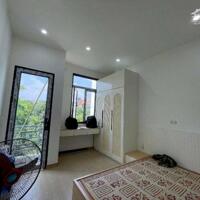 Bán Nhà Thạch Bàn, Long Biên. Sau trường cấp 3. Ô tô cất trong nhà. 48m². Lh 0965858116.