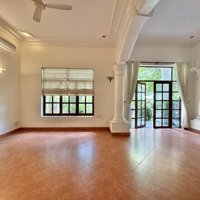 Cho Thuê Biệt Thự Hồ Bơi 500M2, Khu Compound Yên Tĩnh Thảo Điền, Quận 2, 4 Phòng Ngủ 5 Vệ Sinh Chỉ 110 Triệu/Tháng