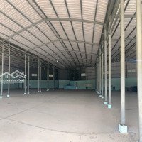 Cho Thuê Kho Xưởng/Cửa Hàng/Siêu Thị 900M2, Cách Trung Tâm Đức Hòa 1.3Km, Vị Trí Thuận Lợi.