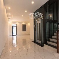 Cho Thuê Cặp Shophouse 480M2 Hoàn Thiện Full Điều Hoà Thang Máy Giá 35 Triệu/Th Vinhomes Ocp1 Gia Lâm